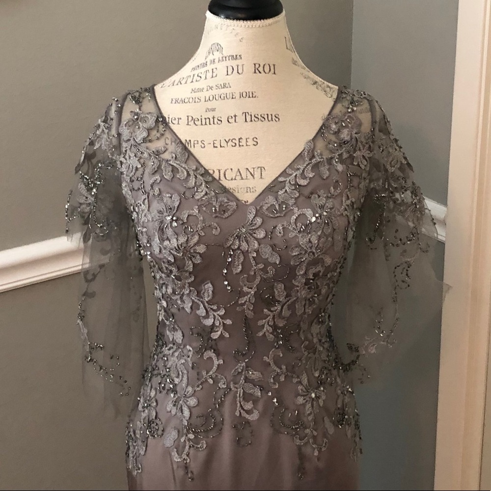 NEW MON CHERI MONTAGE SZ 8 GRAY LACE FORMAL EVENING GOWN
